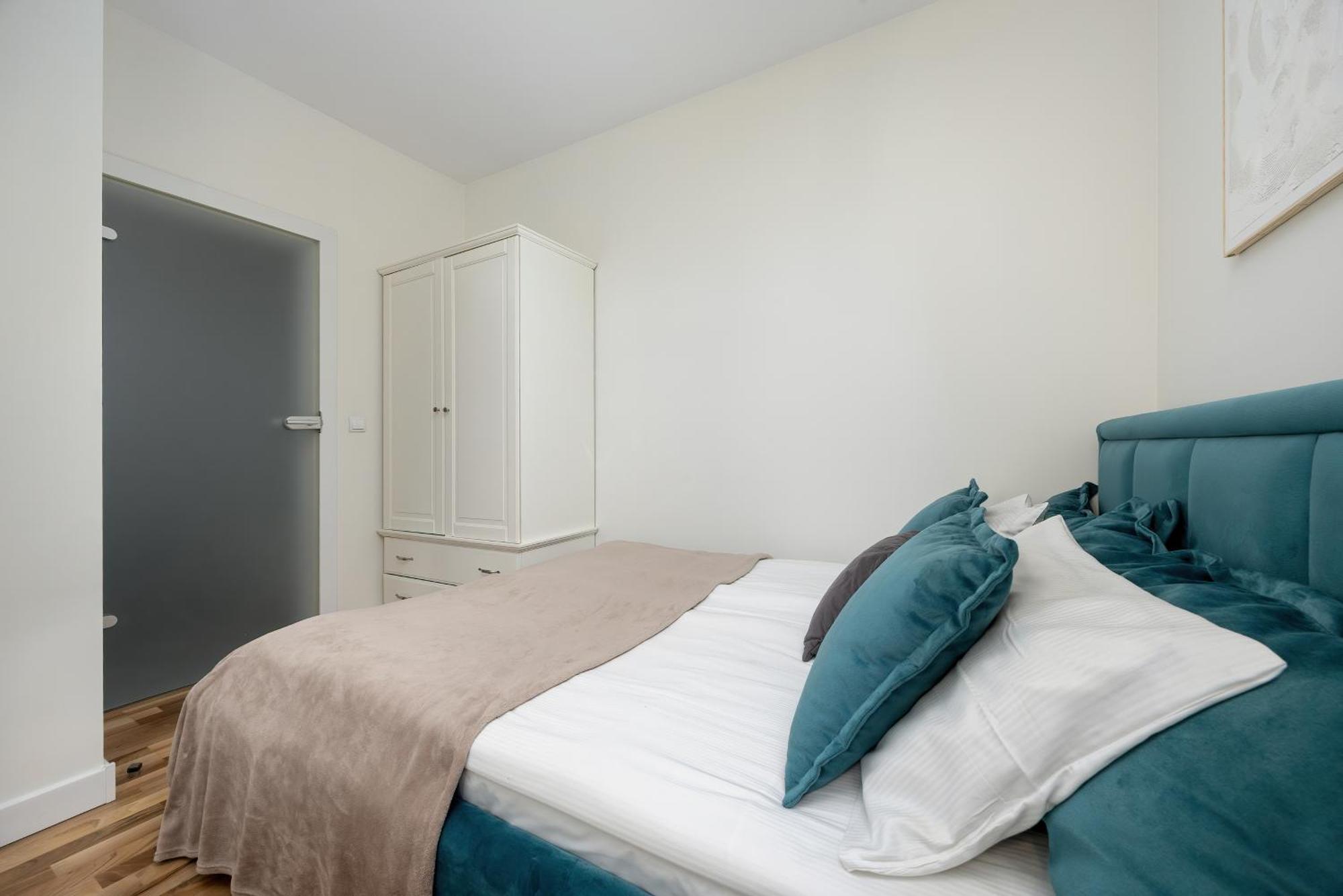 Apartment Rakowska Warsaw Wlochy By Noclegi Renters Екстериор снимка